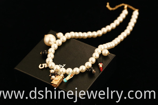 Women's Choker Pearl Necklace